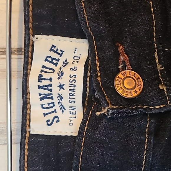 Signature Levi Strauss caprirs size 16 - Picture 5 of 9